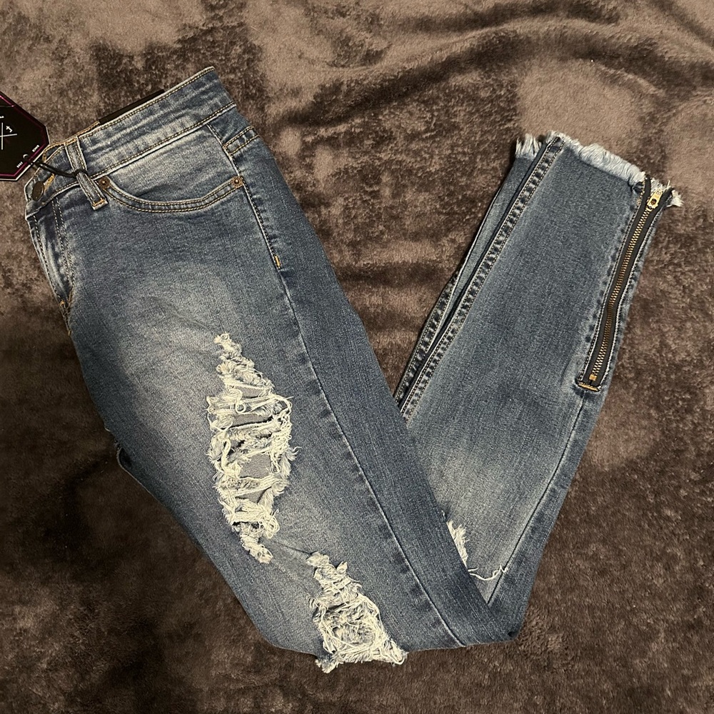 Distressed Blue Jeans with Zipper Detail - FashionNova